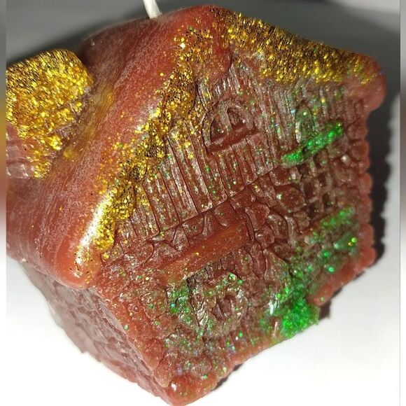 Hand crafted limited edition Gingerbread house candle - Picture 4 of 6